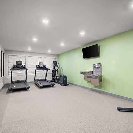Woodspring Suites Dearborn Detroit Buitenkant foto