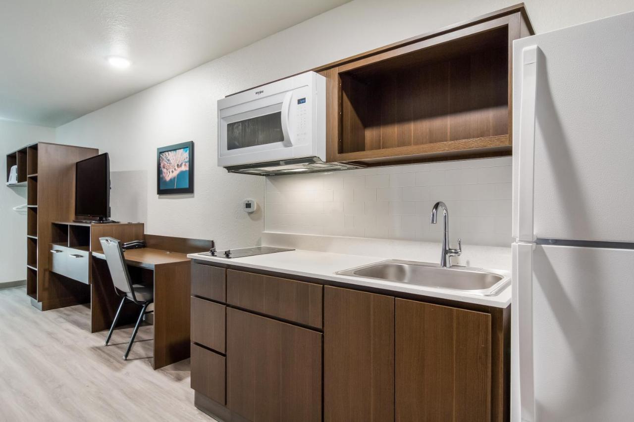 Woodspring Suites Dearborn Detroit Buitenkant foto