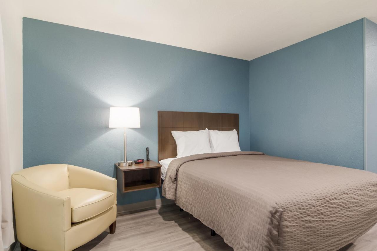 Woodspring Suites Dearborn Detroit Buitenkant foto