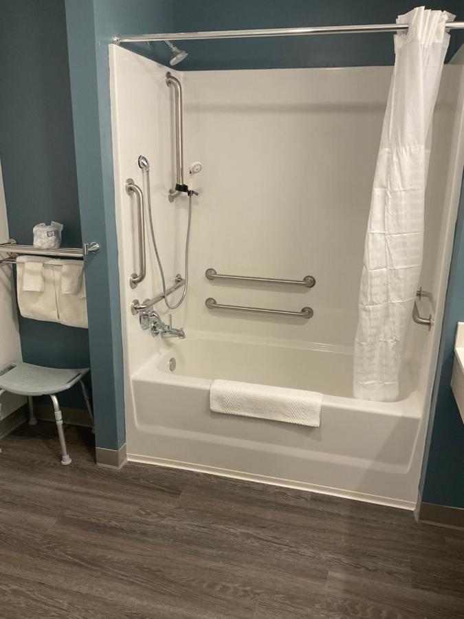 Woodspring Suites Dearborn Detroit Buitenkant foto