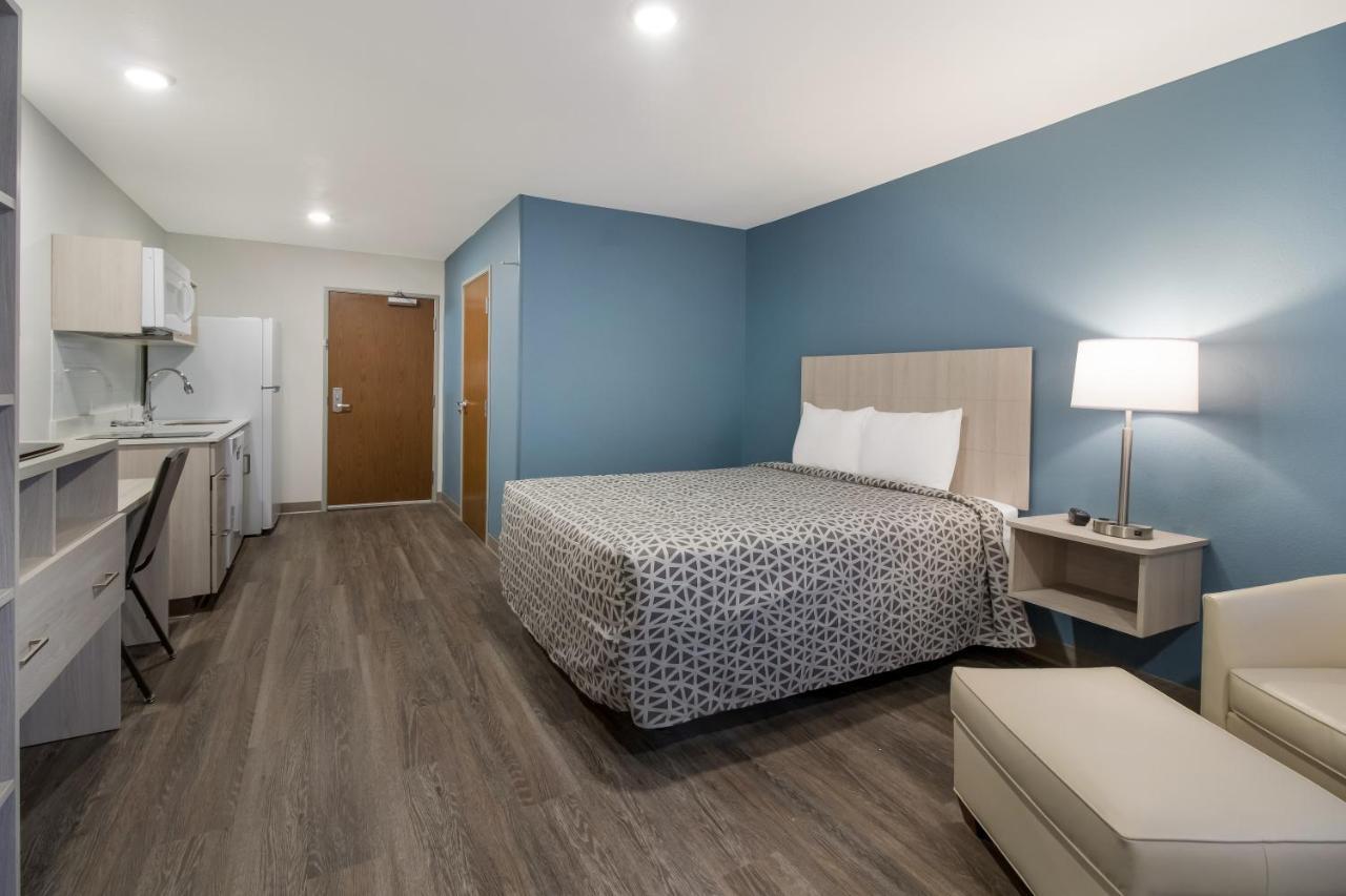 Woodspring Suites Dearborn Detroit Buitenkant foto