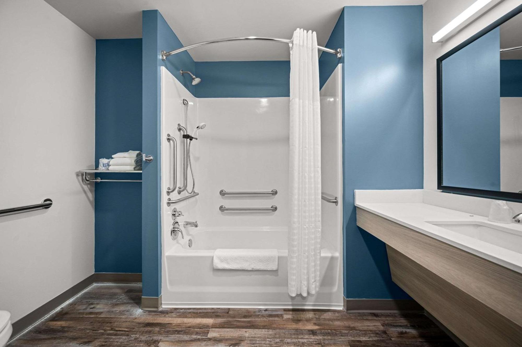 Woodspring Suites Dearborn Detroit Buitenkant foto