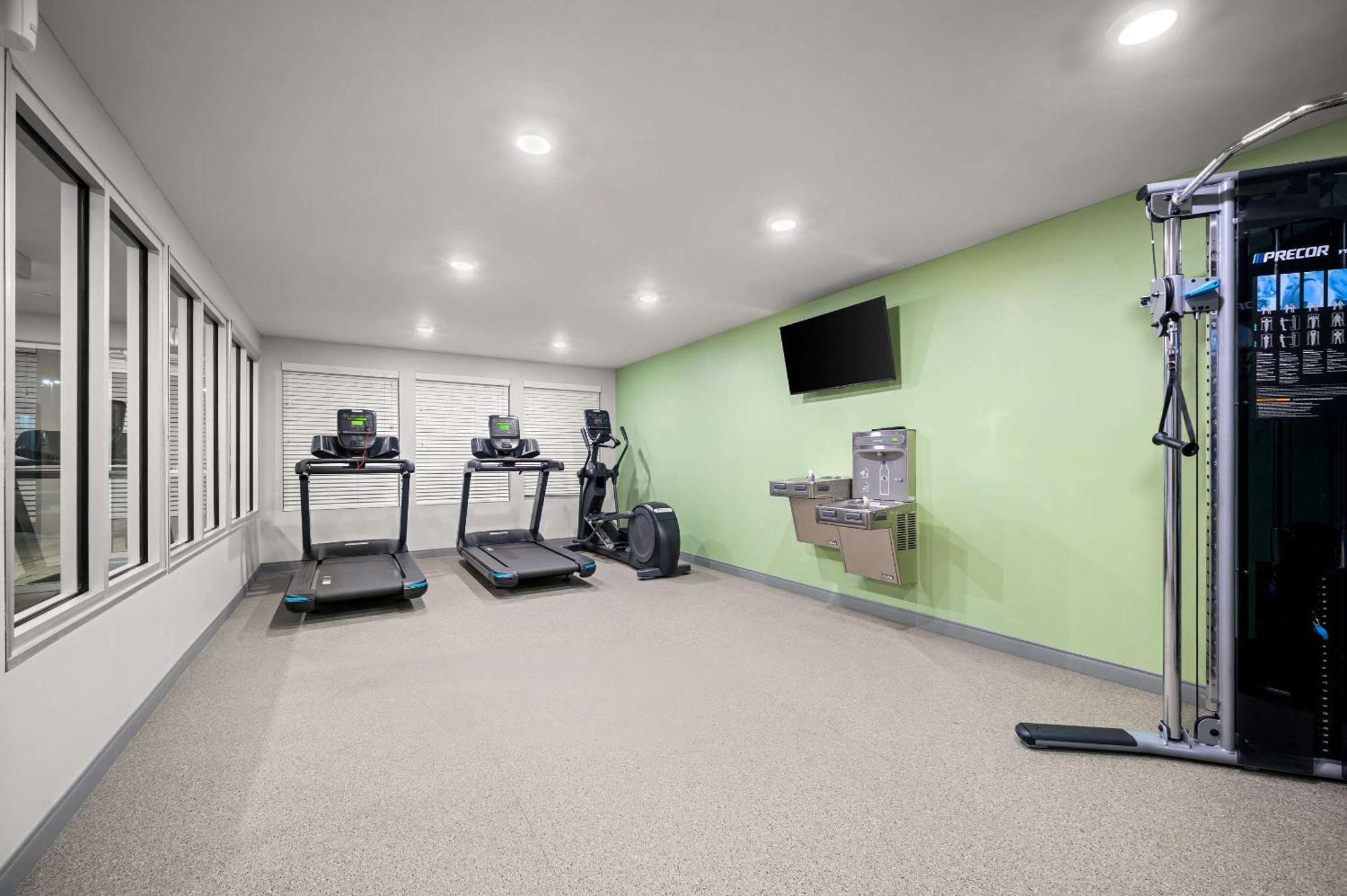 Woodspring Suites Dearborn Detroit Buitenkant foto