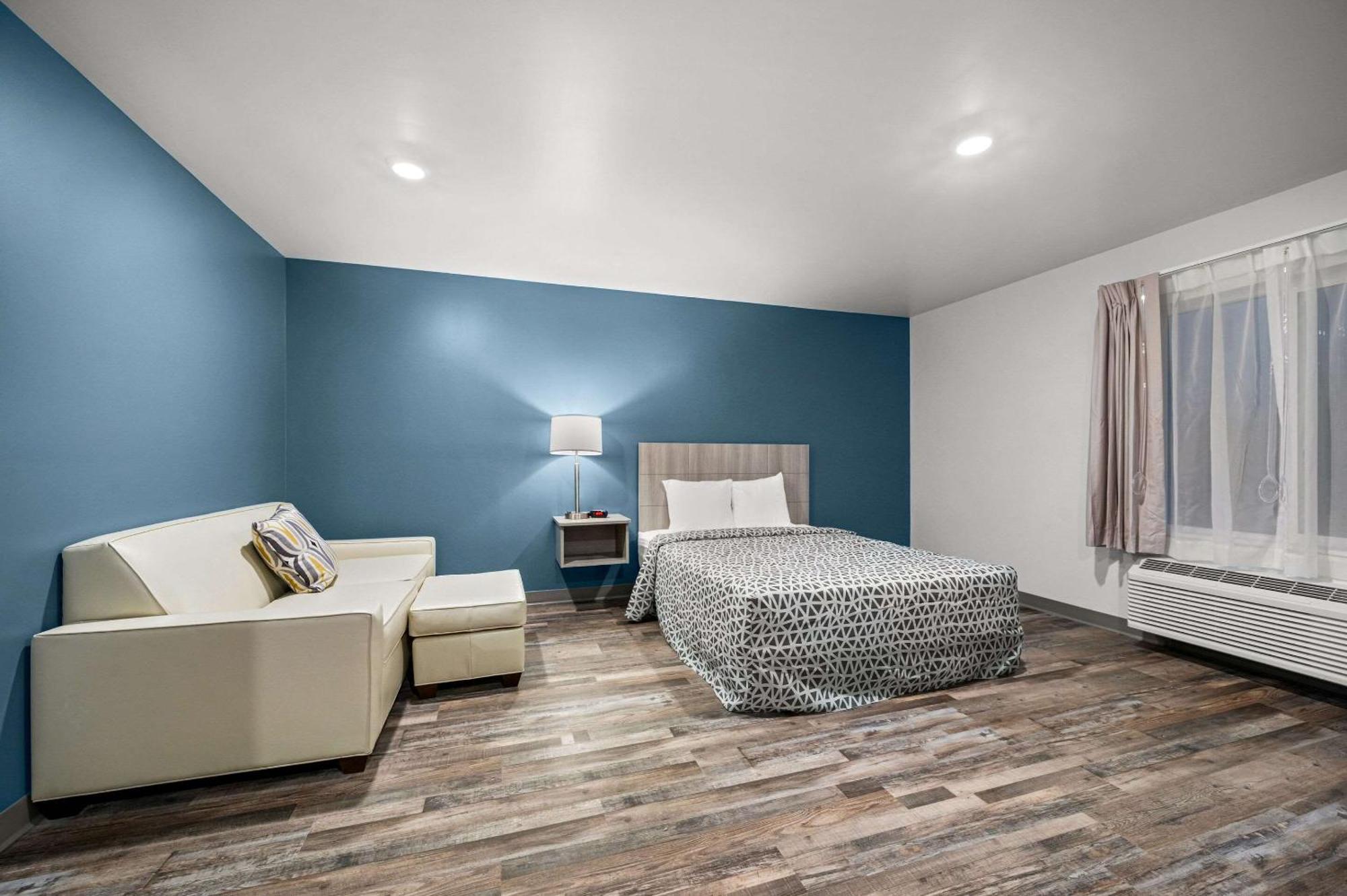 Woodspring Suites Dearborn Detroit Buitenkant foto