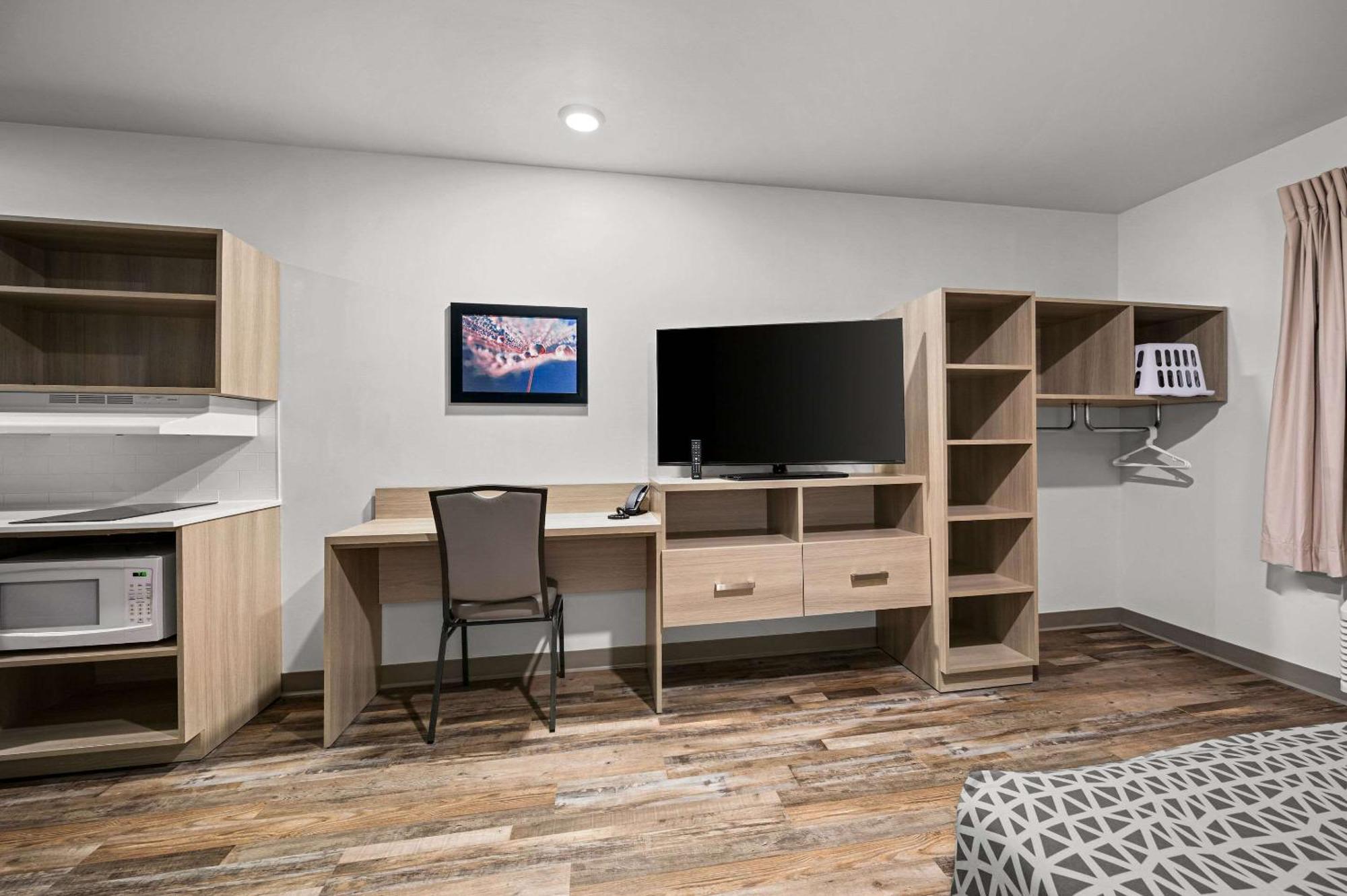 Woodspring Suites Dearborn Detroit Buitenkant foto