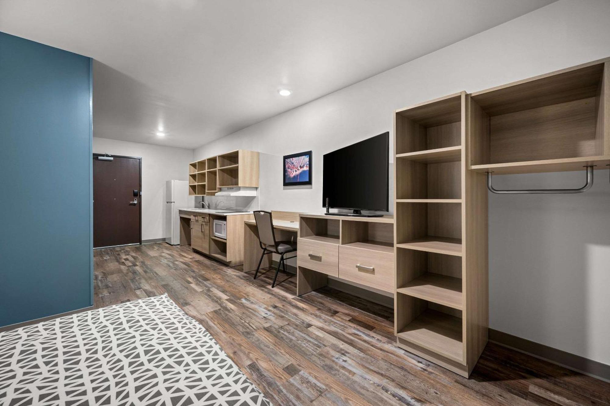 Woodspring Suites Dearborn Detroit Buitenkant foto