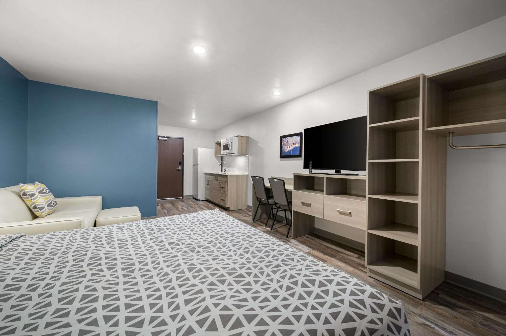 Woodspring Suites Dearborn Detroit Buitenkant foto
