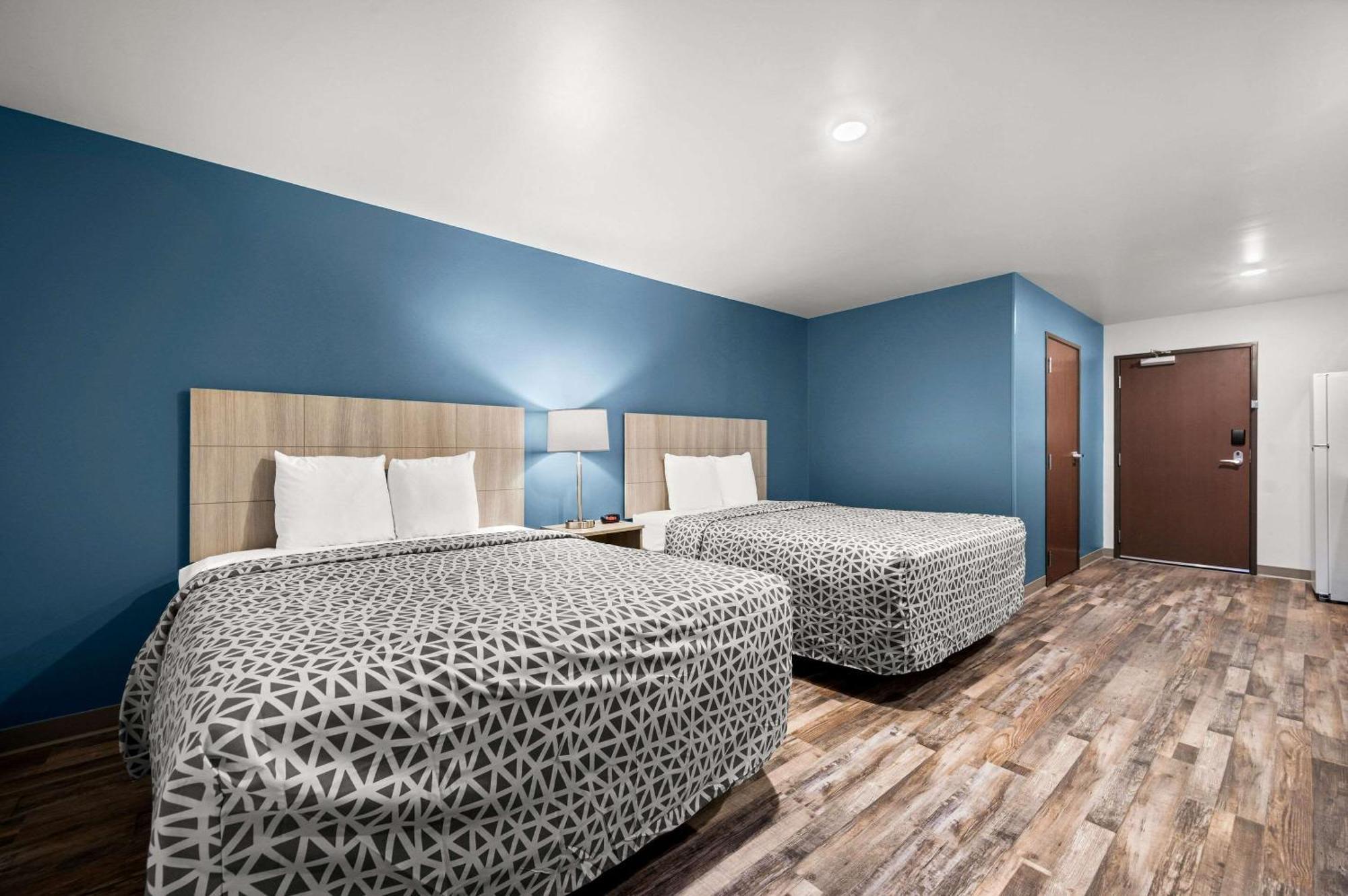Woodspring Suites Dearborn Detroit Buitenkant foto