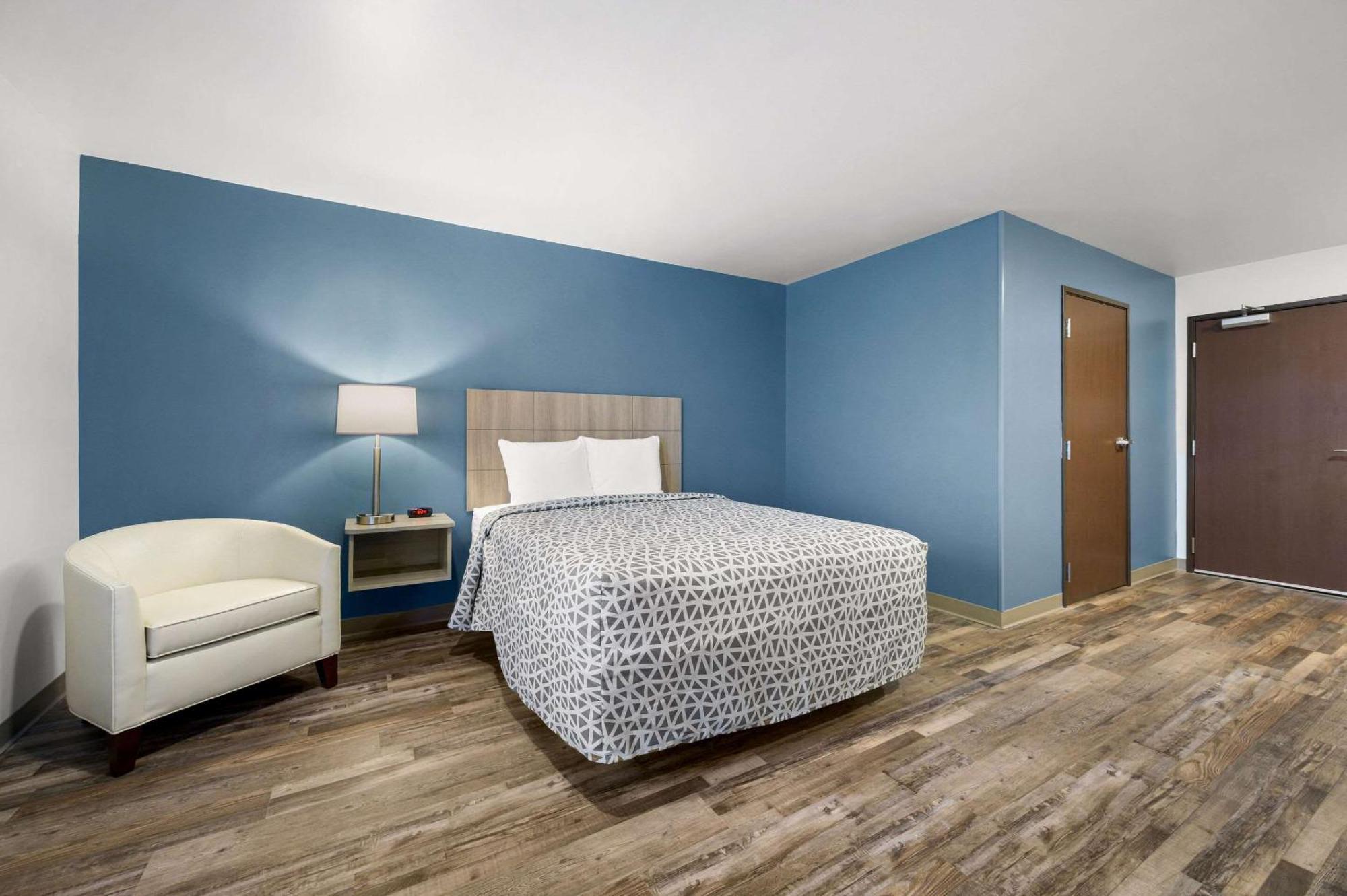 Woodspring Suites Dearborn Detroit Buitenkant foto